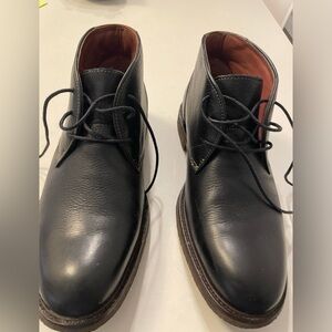 Johnston& Murphy boots -size 9 1/2